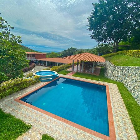 Finca Las Gaviotas - Mulalo, Yumbo Villa Ngoại thất bức ảnh